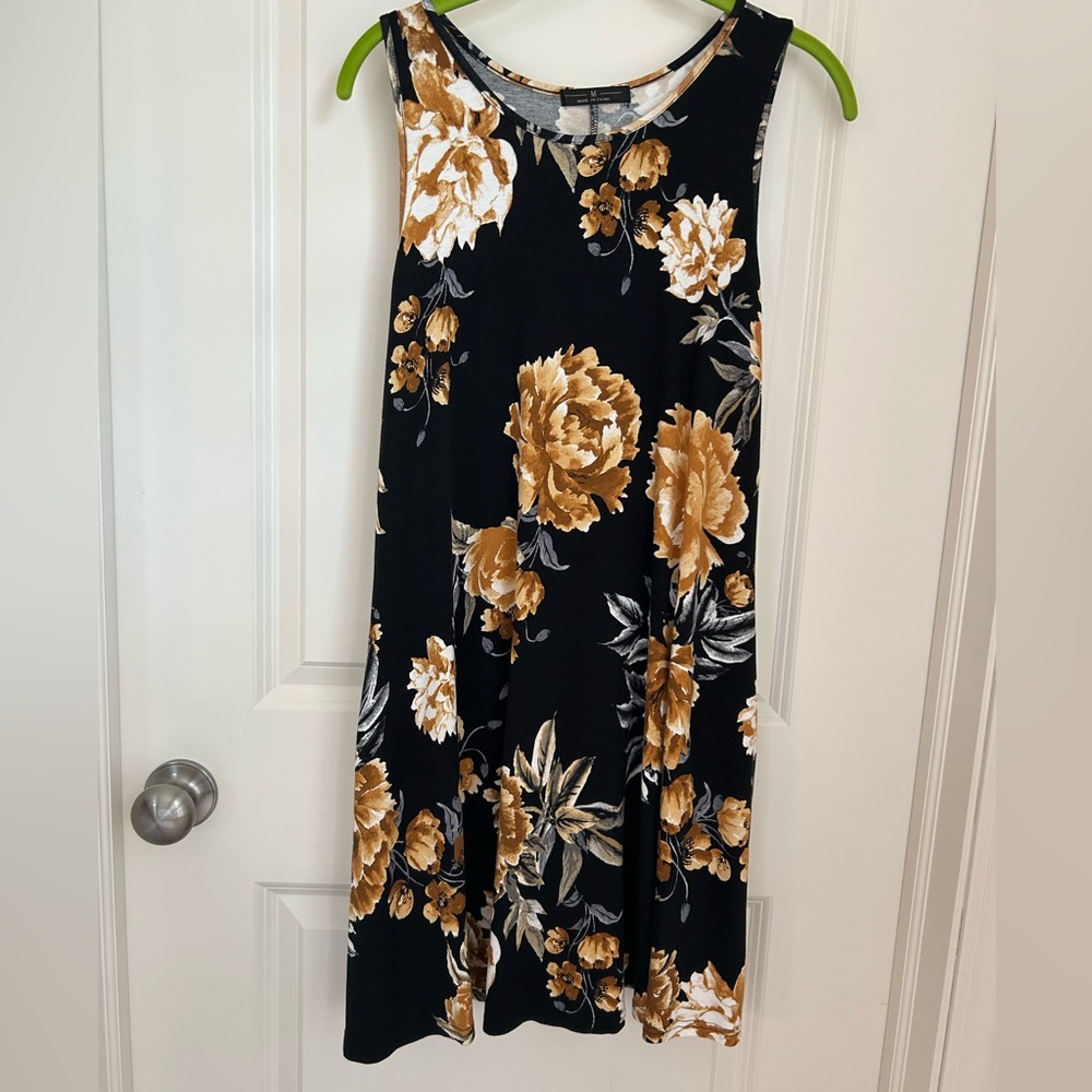 Gold and Tan Sleeveless Sundress with Scoop Neck and Pockets